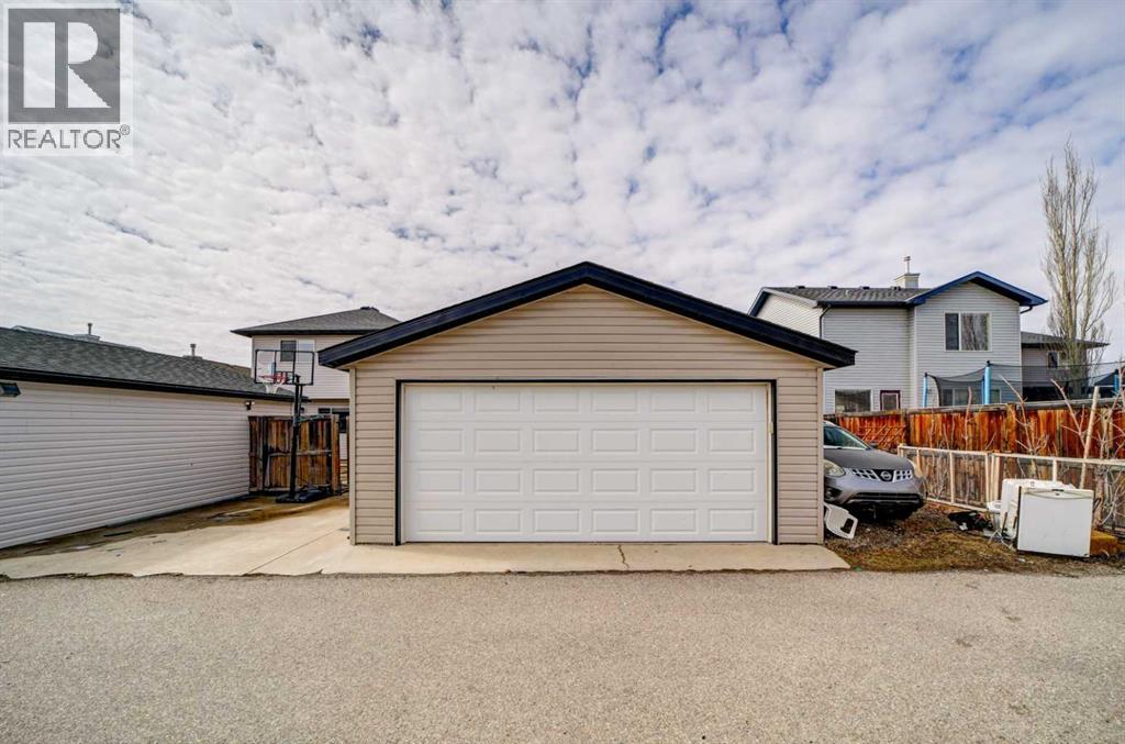 136 Jessie Robinson Close N, Lethbridge, Alberta  T1H 3Y8 - Photo 33 - A2299075