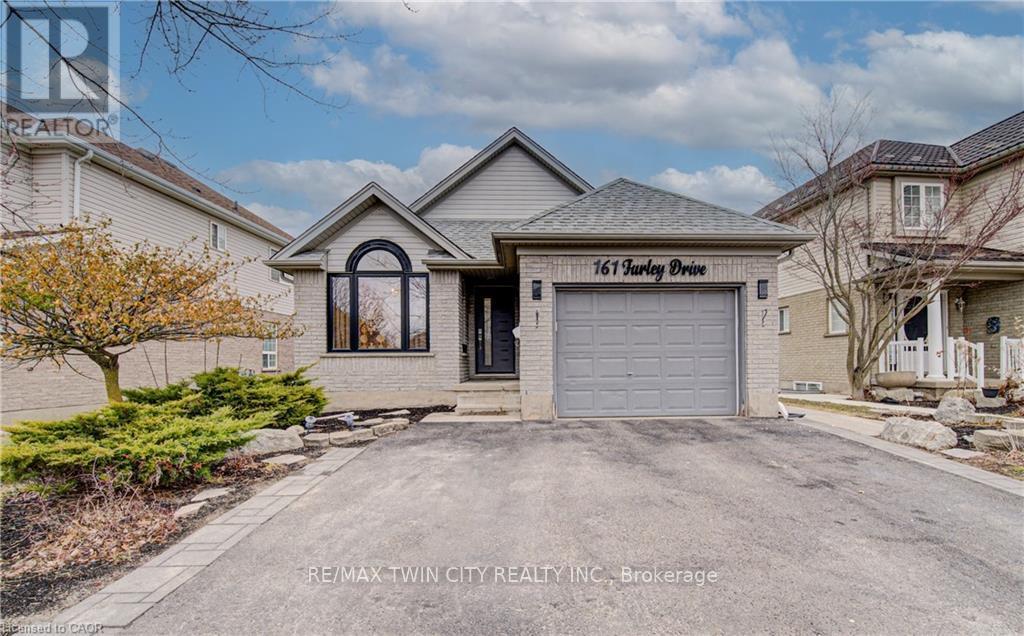 161 Farley Drive, Guelph, Ontario  N1L 1L7 - Photo 2 - X12939750
