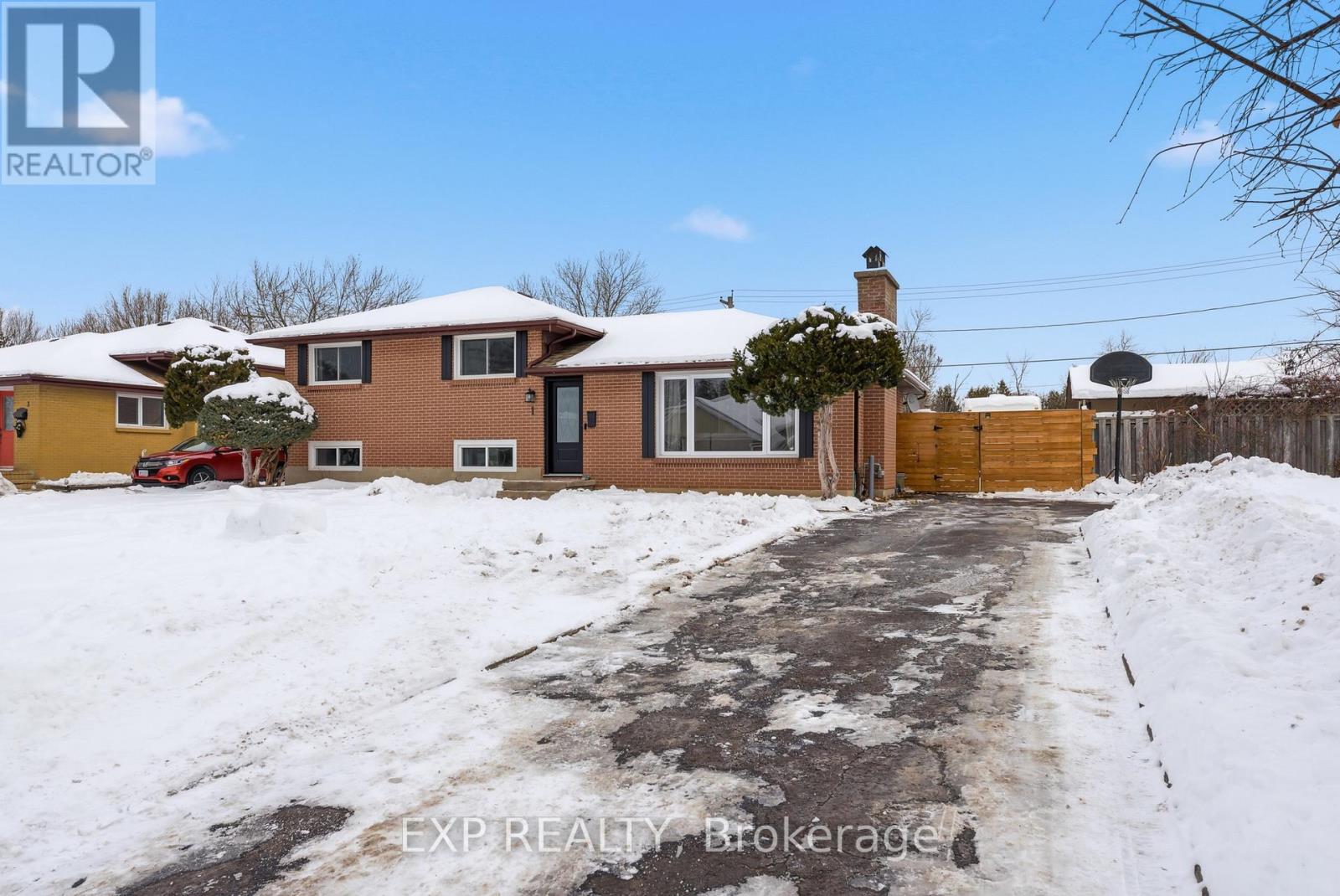 1 Nelles Avenue, Quinte West, Ontario  K8V 3A6 - Photo 2 - X12964258