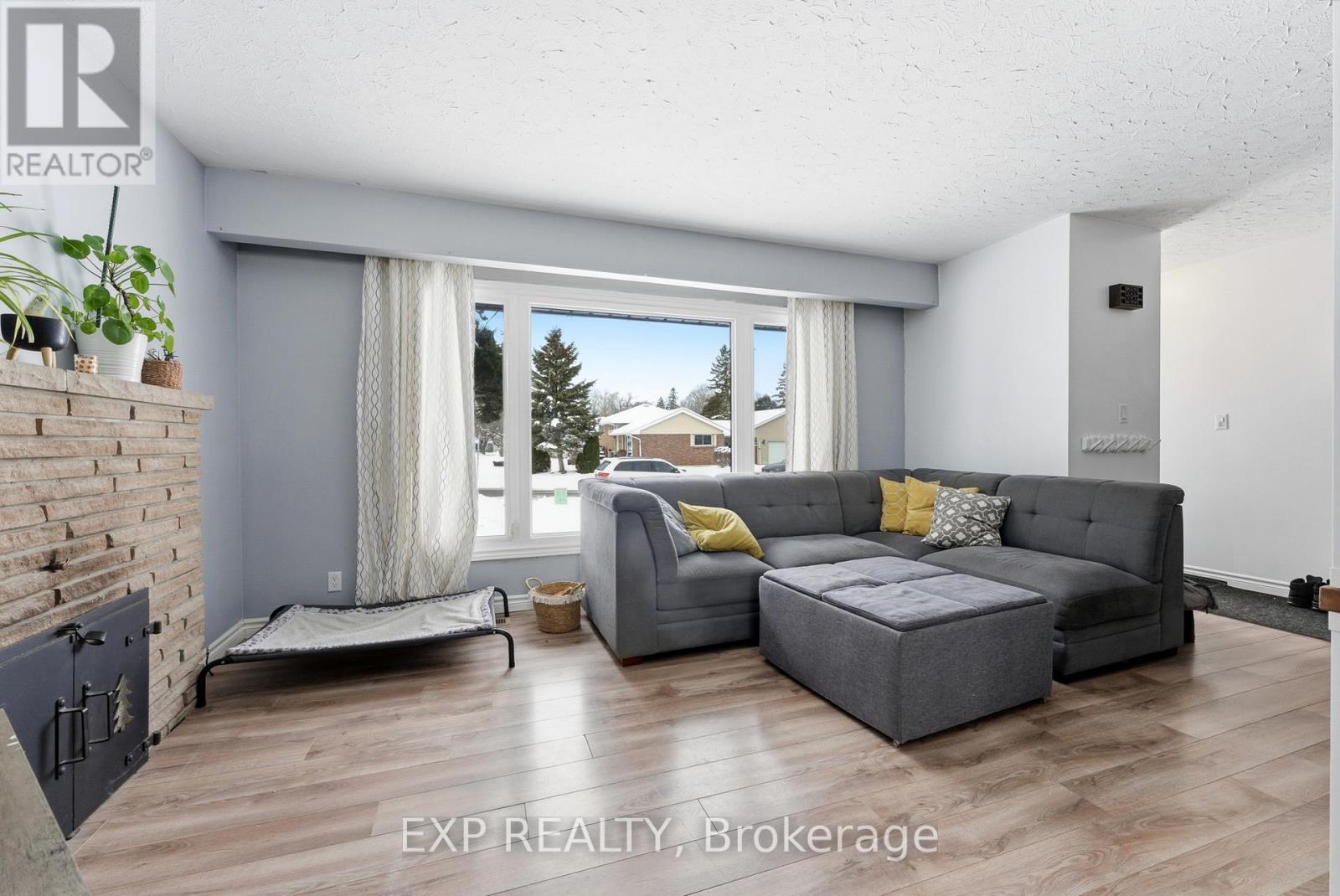 1 Nelles Avenue, Quinte West, Ontario  K8V 3A6 - Photo 8 - X12964258