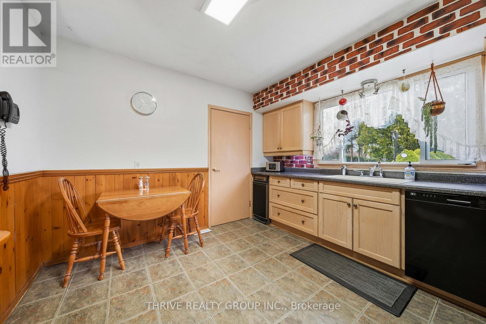 6 Southwood Crescent, London South (South D), Ontario  N6J 1S9 - Photo 13 - X12964266