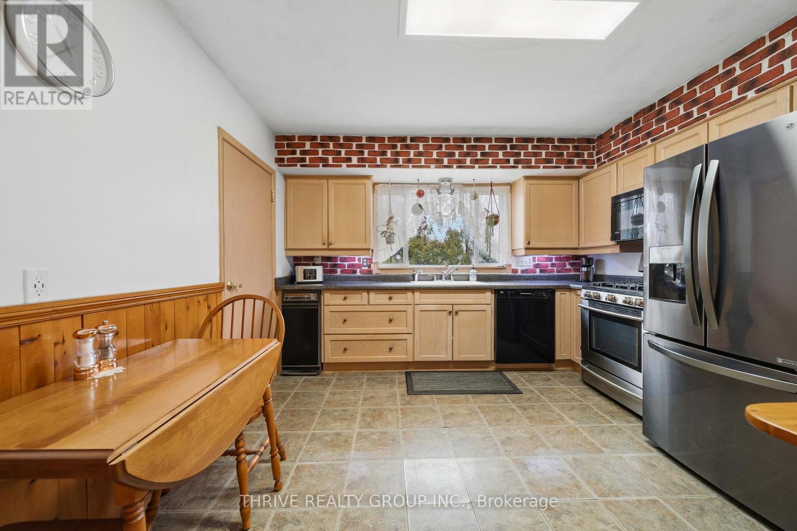 6 Southwood Crescent, London South (South D), Ontario  N6J 1S9 - Photo 14 - X12964266