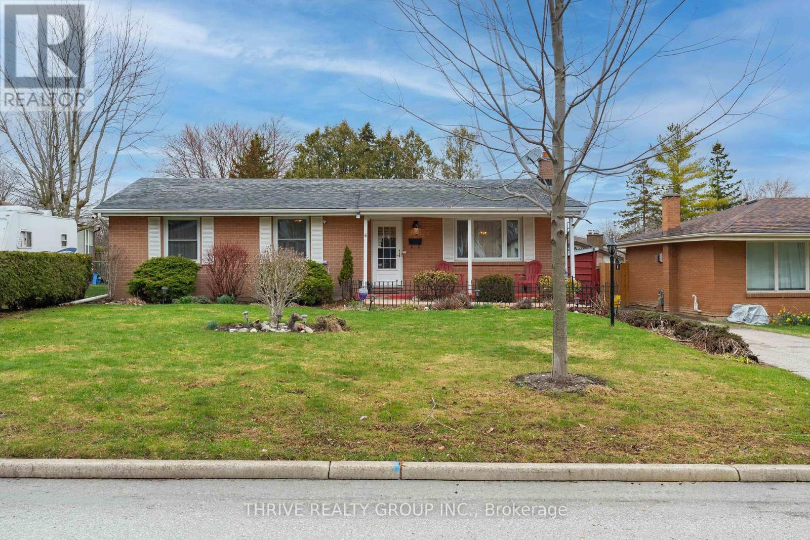 6 Southwood Crescent, London South (South D), Ontario  N6J 1S9 - Photo 3 - X12964266