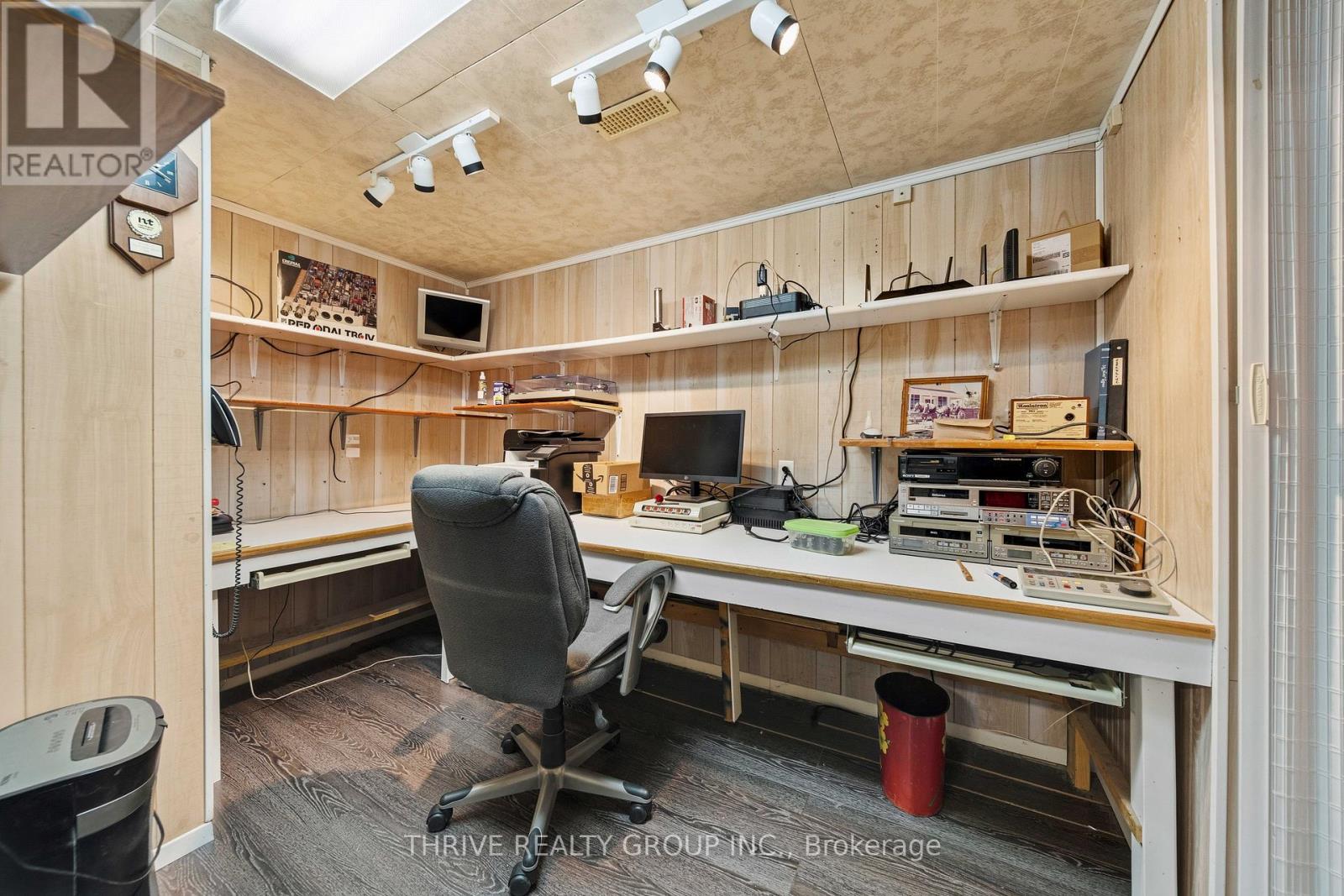 6 Southwood Crescent, London South (South D), Ontario  N6J 1S9 - Photo 32 - X12964266