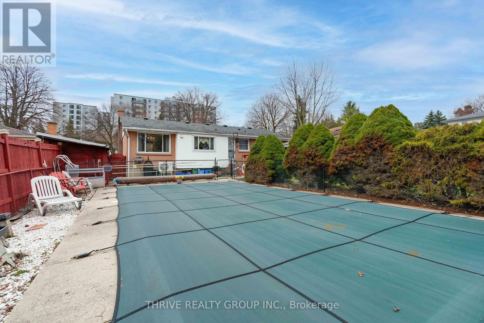 6 Southwood Crescent, London South (South D), Ontario  N6J 1S9 - Photo 39 - X12964266