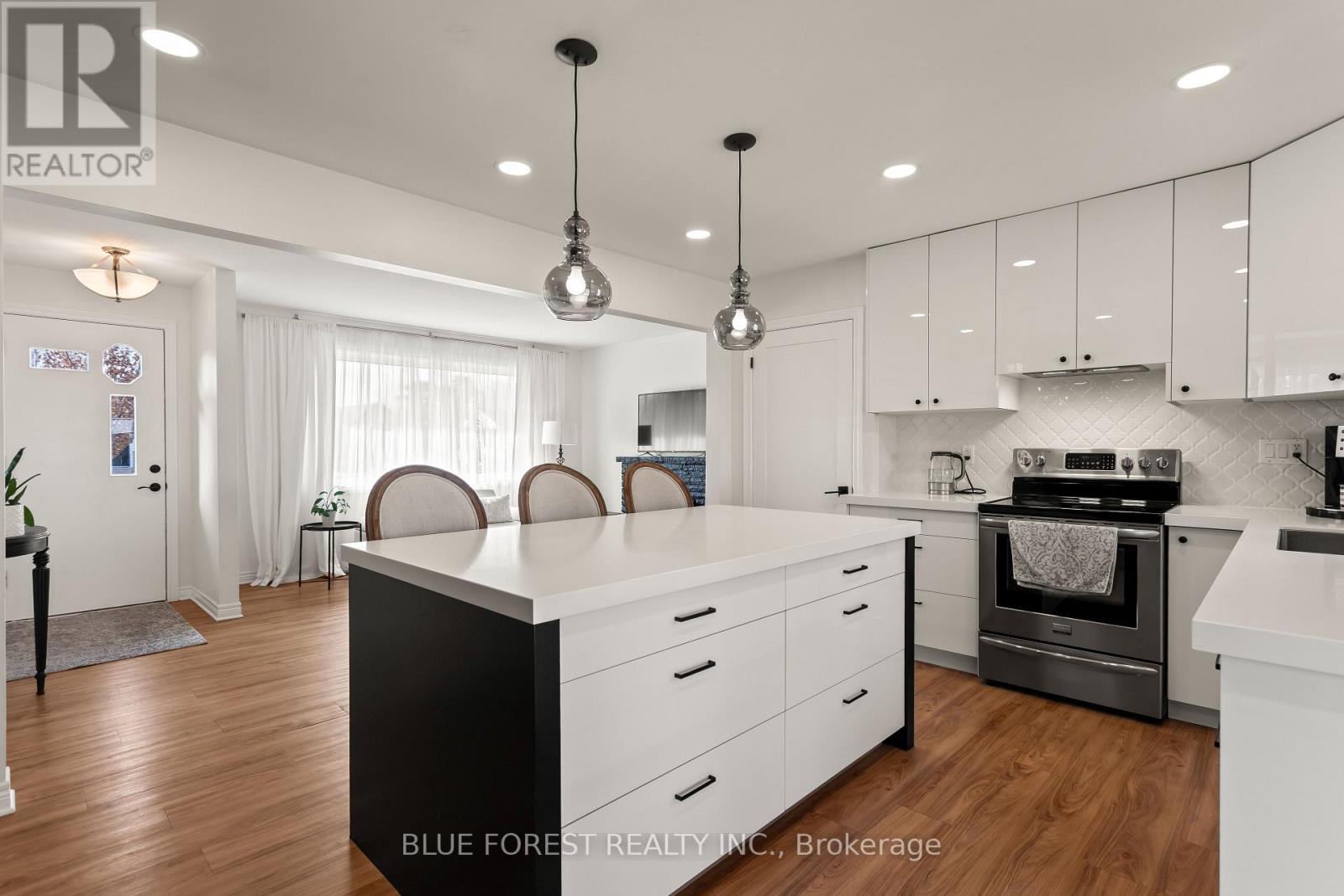 6742 James Street, London South, Ontario  N6P 1A6 - Photo 11 - X12964338