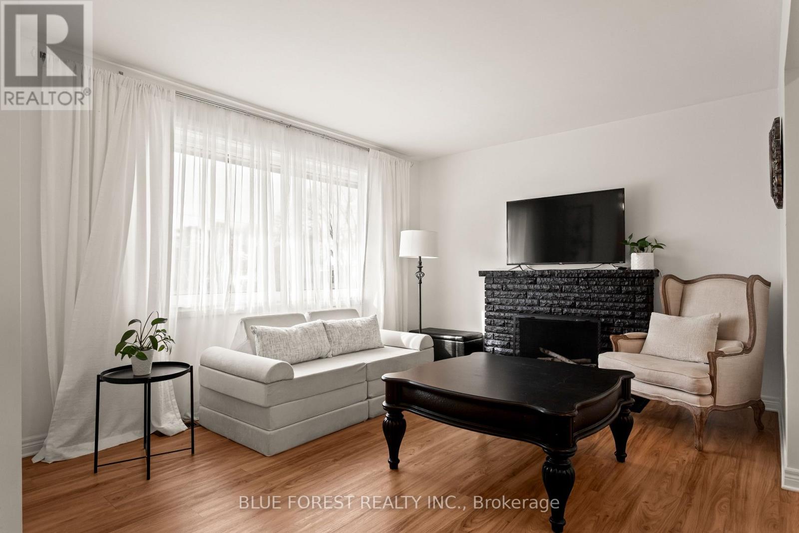 6742 James Street, London South, Ontario  N6P 1A6 - Photo 12 - X12964338