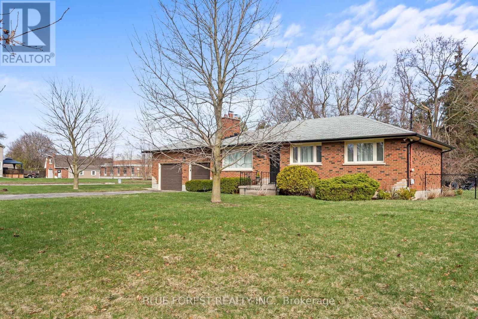 6742 James Street, London South, Ontario  N6P 1A6 - Photo 2 - X12964338