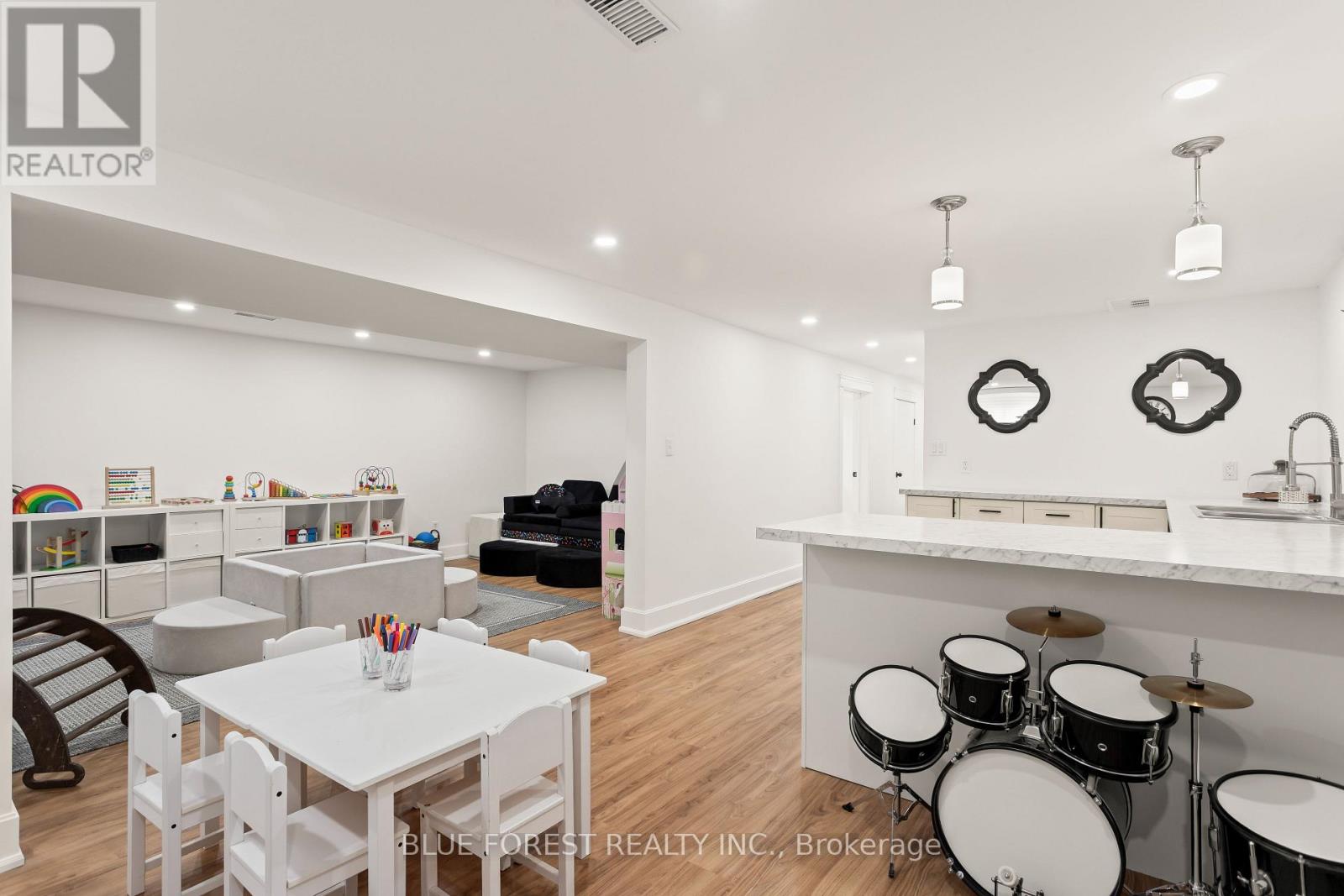 6742 James Street, London South, Ontario  N6P 1A6 - Photo 23 - X12964338