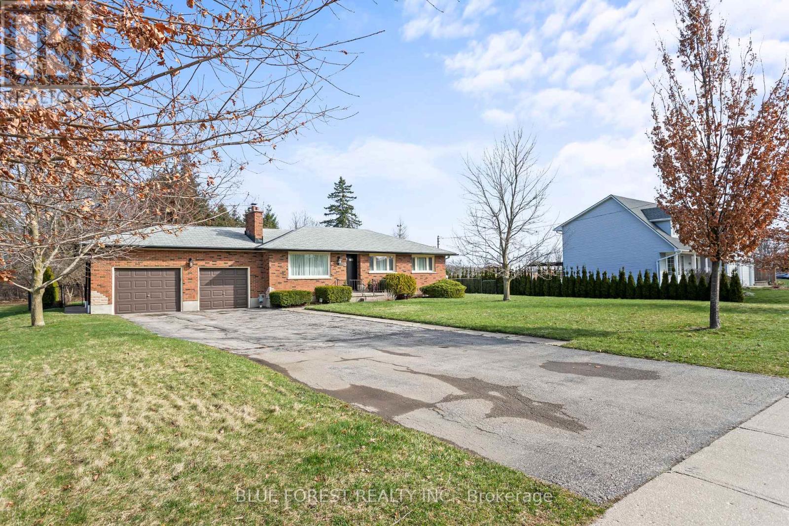 6742 James Street, London South, Ontario  N6P 1A6 - Photo 3 - X12964338