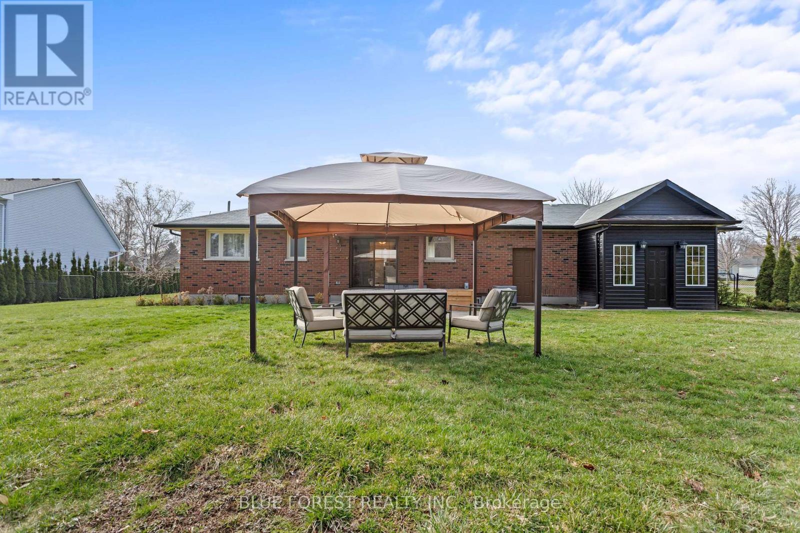 6742 James Street, London South, Ontario  N6P 1A6 - Photo 36 - X12964338