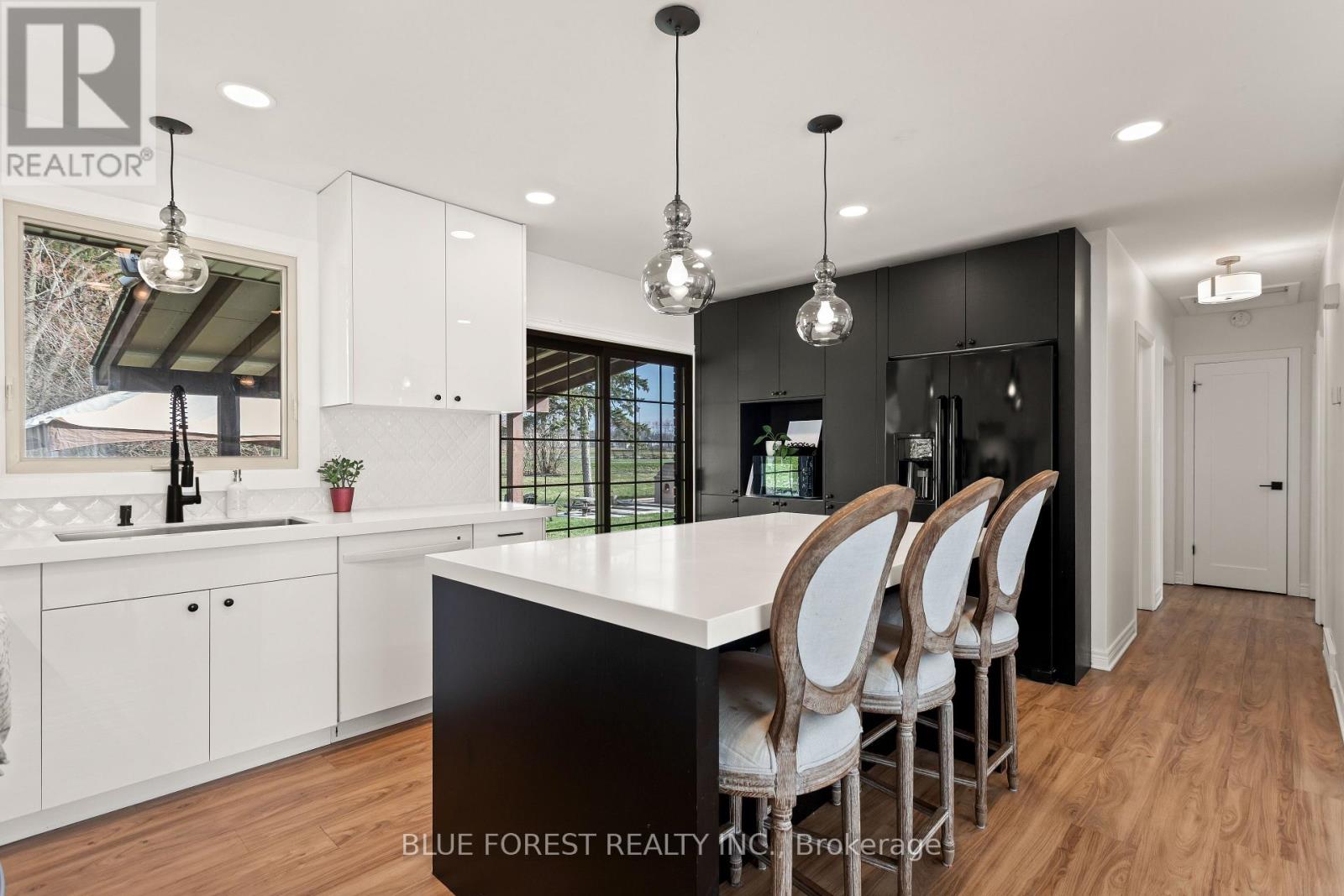 6742 James Street, London South, Ontario  N6P 1A6 - Photo 7 - X12964338