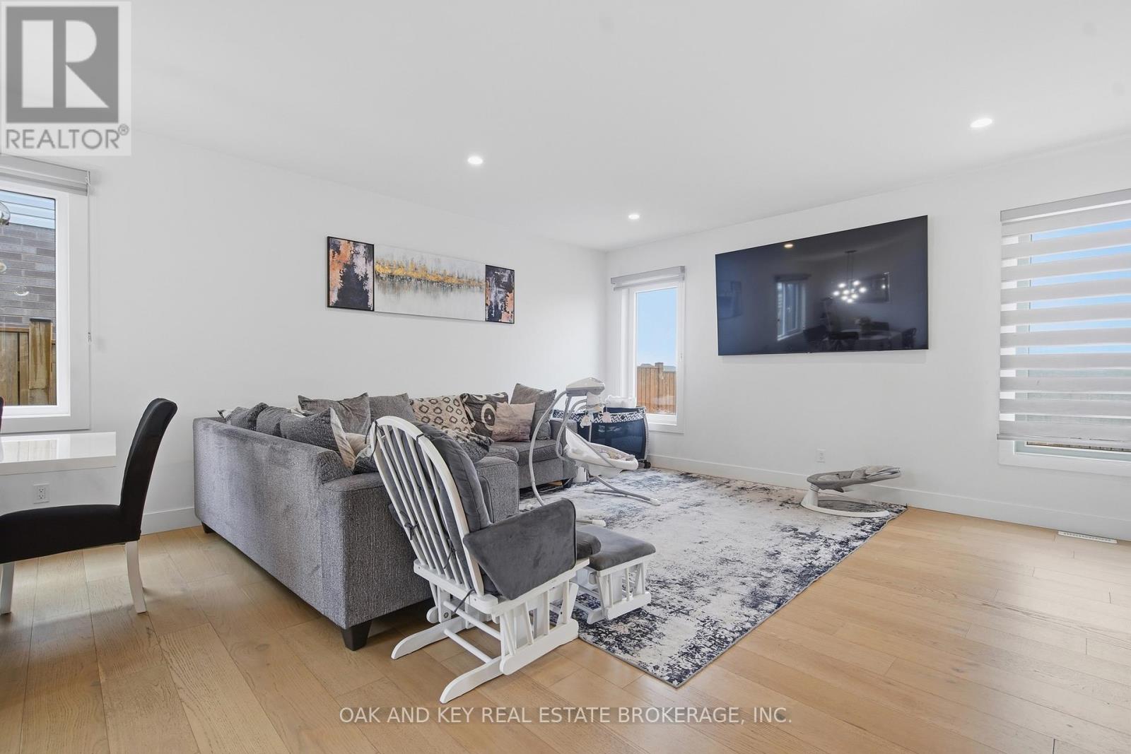 25 Alexander Circle, Strathroy-Caradoc, Ontario  N7G 0B4 - Photo 10 - X12964352