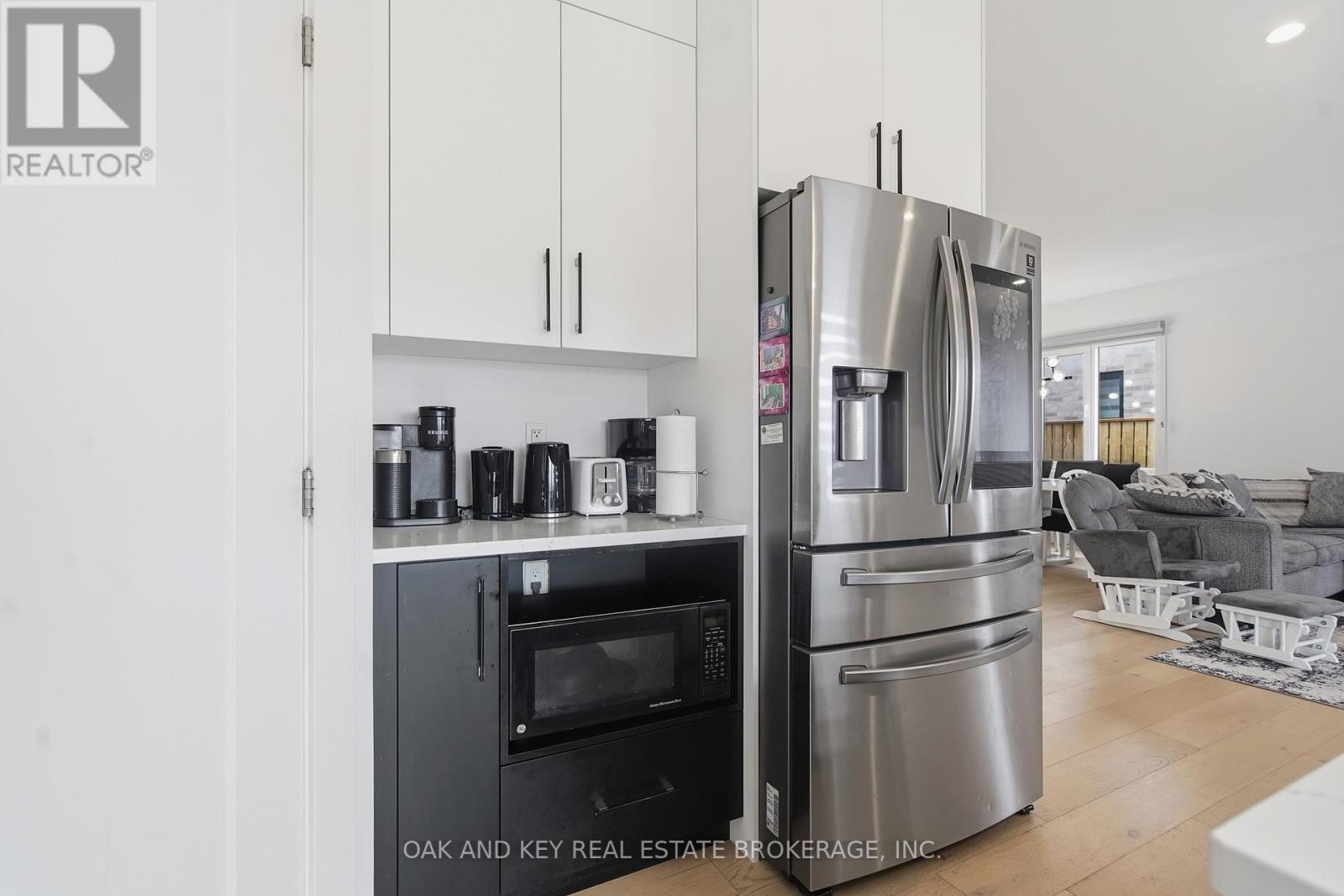 25 Alexander Circle, Strathroy-Caradoc, Ontario  N7G 0B4 - Photo 17 - X12964352