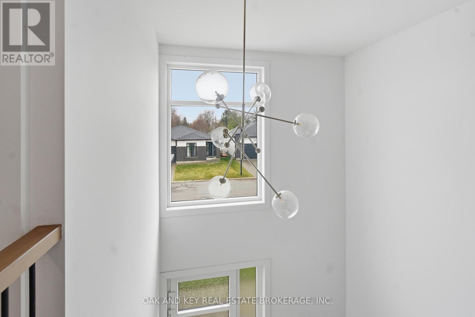 25 Alexander Circle, Strathroy-Caradoc, Ontario  N7G 0B4 - Photo 21 - X12964352