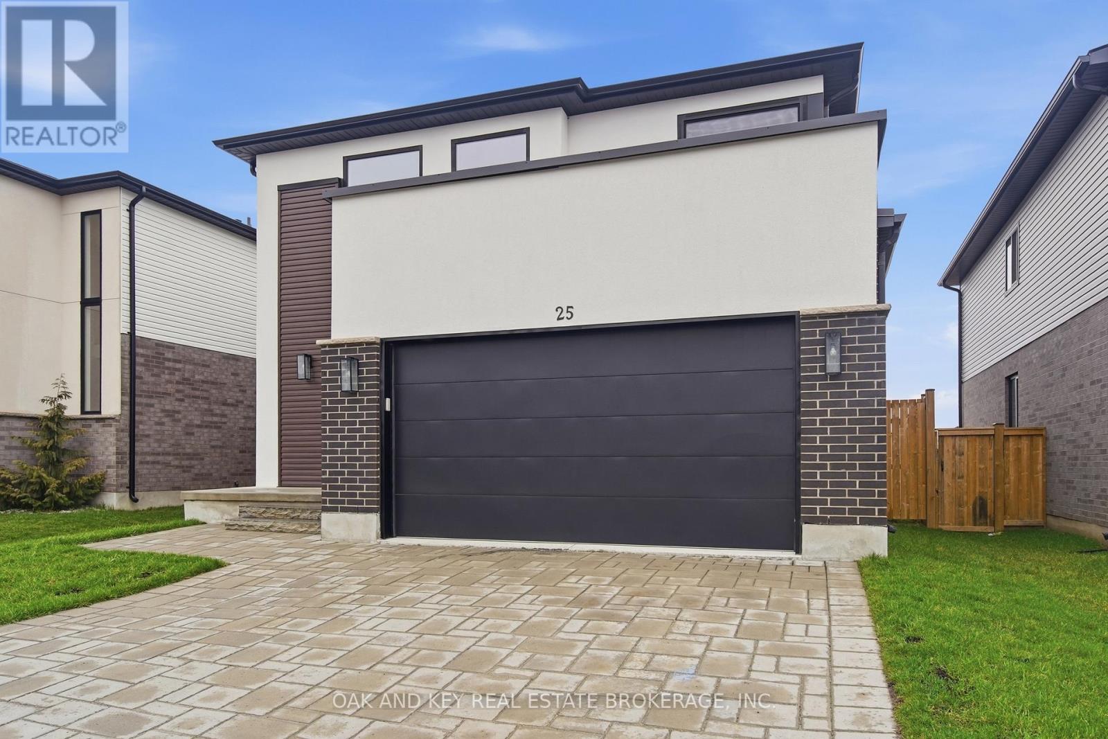 25 Alexander Circle, Strathroy-Caradoc, Ontario  N7G 0B4 - Photo 3 - X12964352