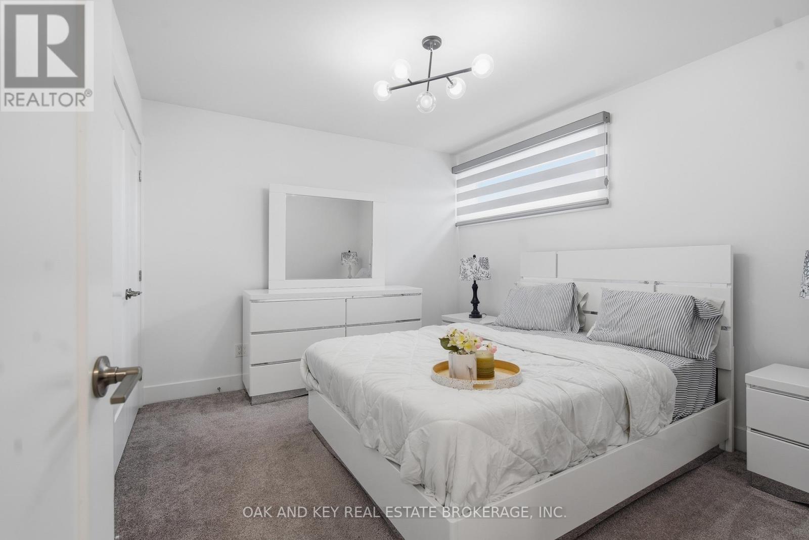 25 Alexander Circle, Strathroy-Caradoc, Ontario  N7G 0B4 - Photo 30 - X12964352