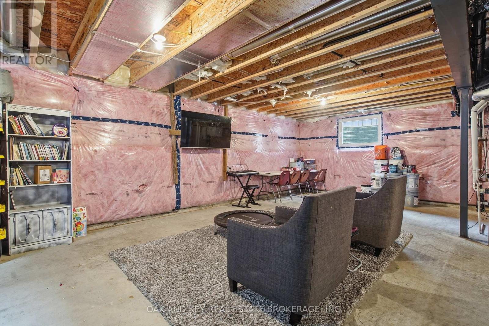 25 Alexander Circle, Strathroy-Caradoc, Ontario  N7G 0B4 - Photo 34 - X12964352