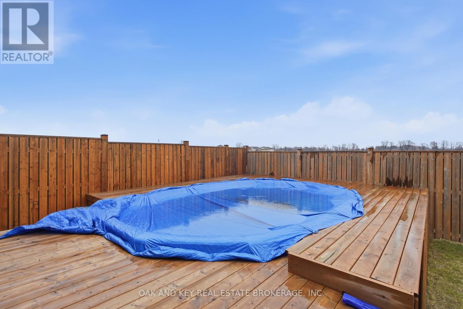 25 Alexander Circle, Strathroy-Caradoc, Ontario  N7G 0B4 - Photo 37 - X12964352