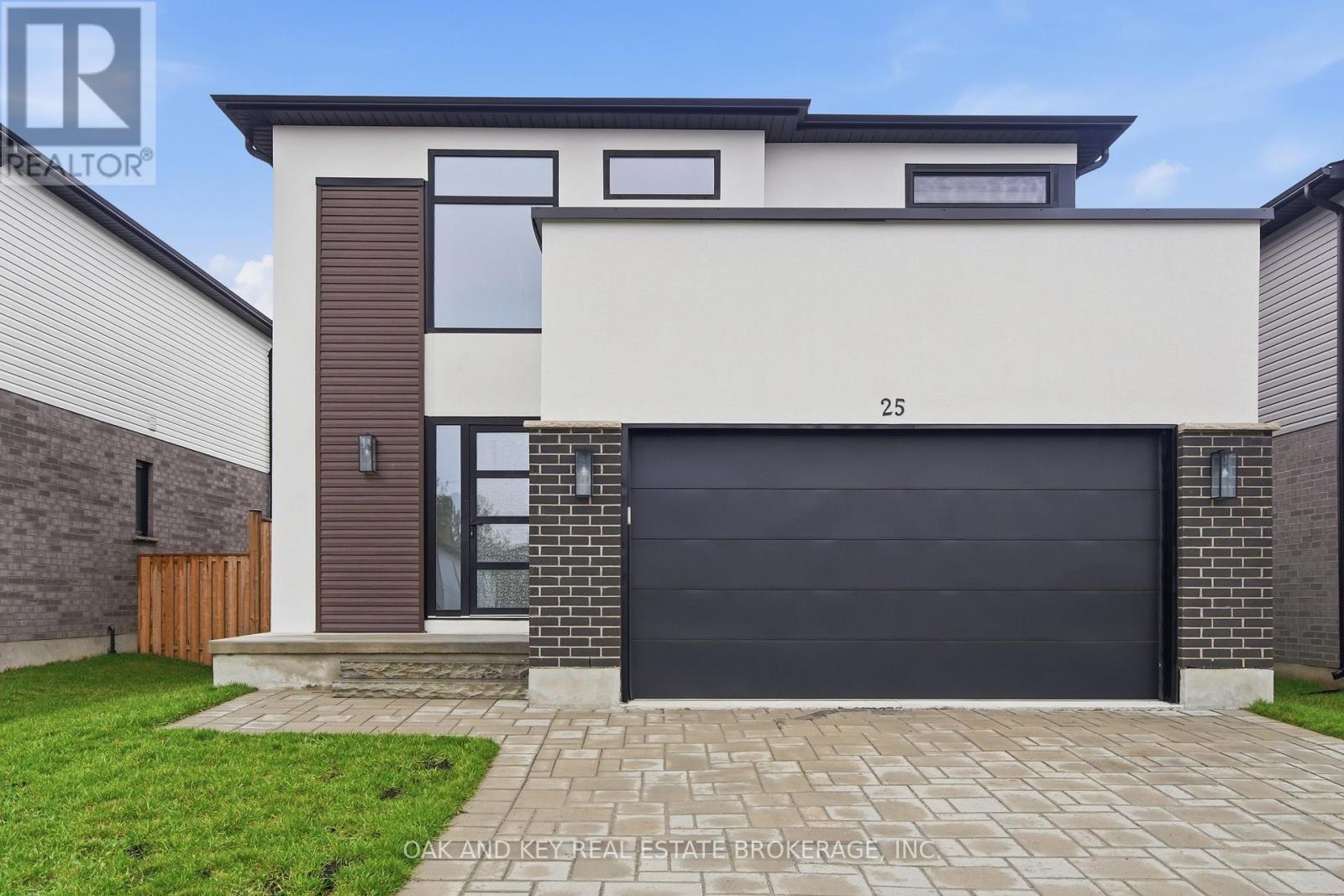 25 Alexander Circle, Strathroy-Caradoc, Ontario  N7G 0B4 - Photo 4 - X12964352