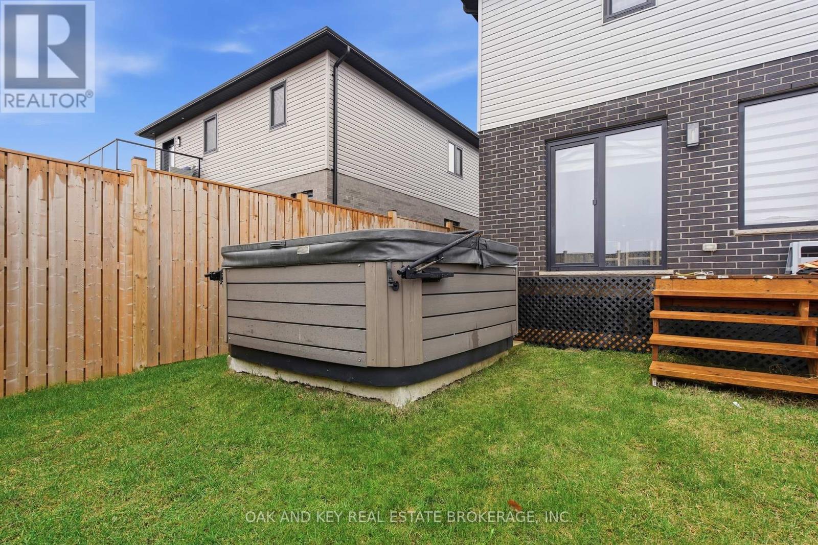 25 Alexander Circle, Strathroy-Caradoc, Ontario  N7G 0B4 - Photo 40 - X12964352