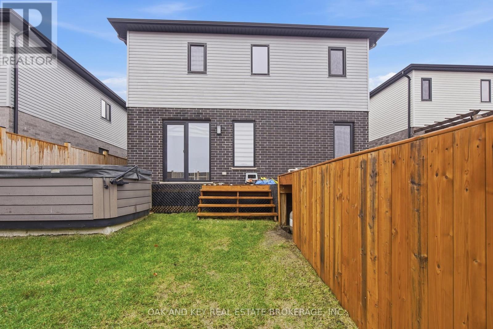 25 Alexander Circle, Strathroy-Caradoc, Ontario  N7G 0B4 - Photo 42 - X12964352