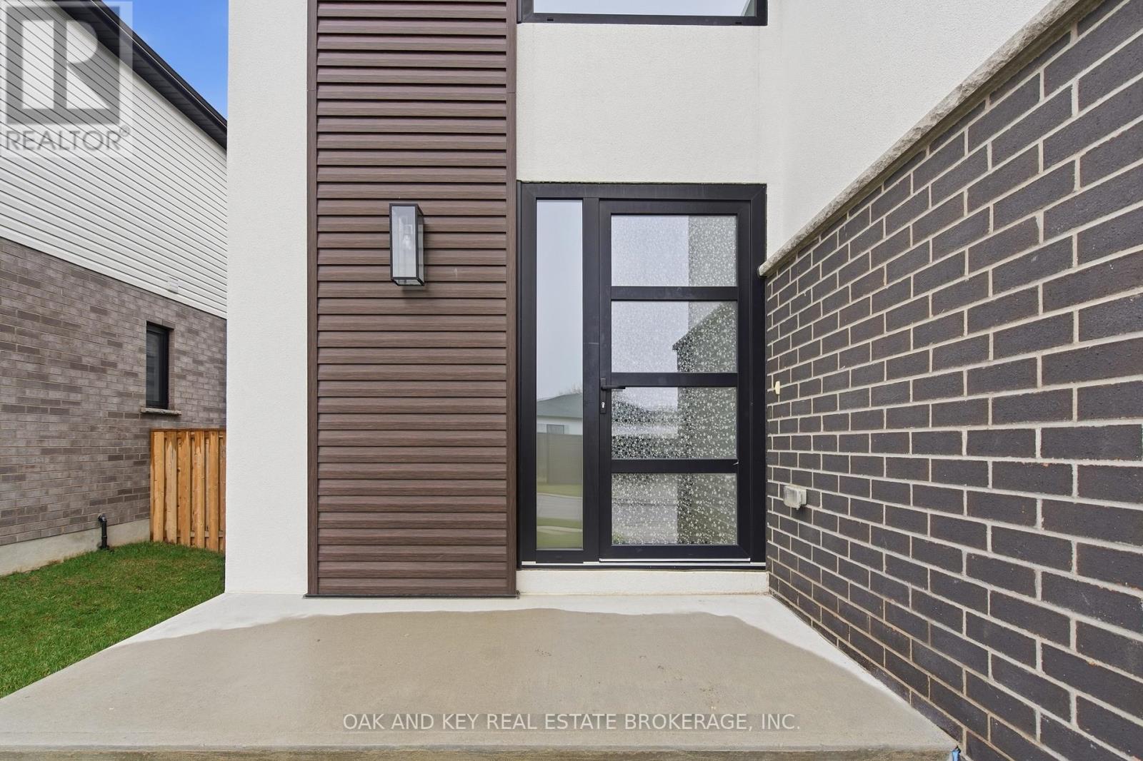 25 Alexander Circle, Strathroy-Caradoc, Ontario  N7G 0B4 - Photo 5 - X12964352