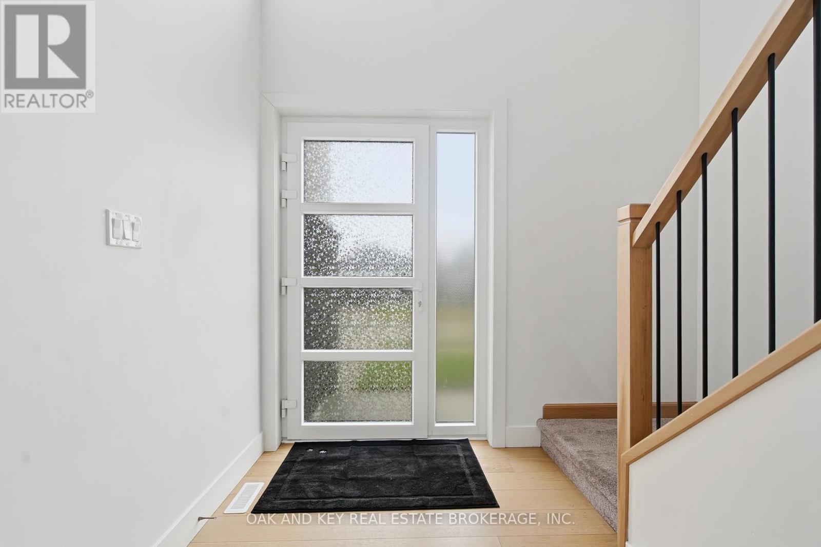 25 Alexander Circle, Strathroy-Caradoc, Ontario  N7G 0B4 - Photo 6 - X12964352