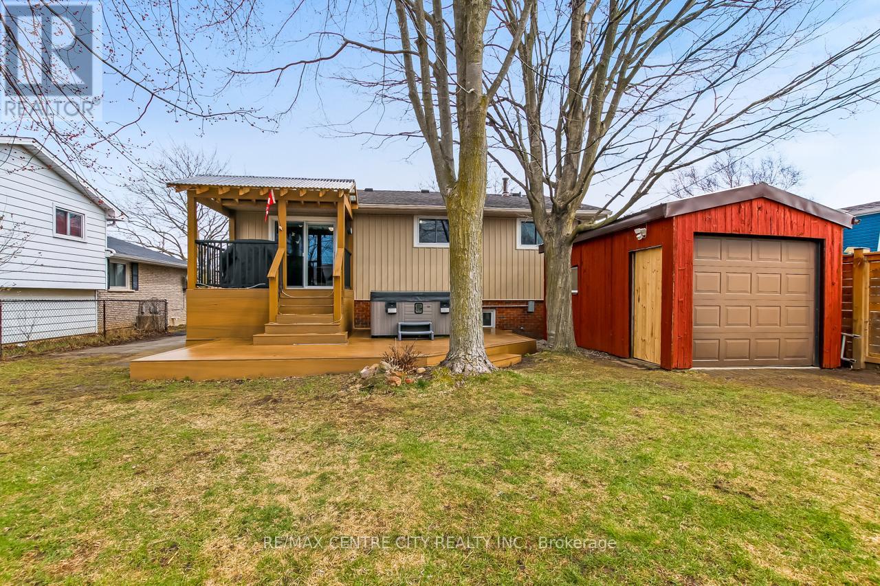 50 Erinlea Drive, St. Thomas, Ontario  N5R 5P1 - Photo 23 - X12964494