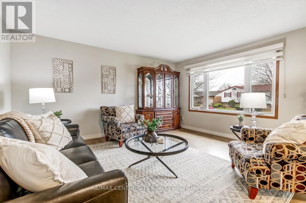 50 Erinlea Drive, St. Thomas, Ontario  N5R 5P1 - Photo 4 - X12964494