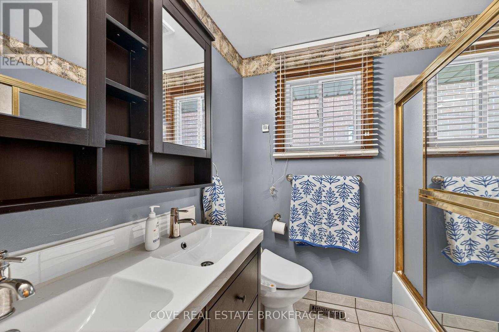 999 Willow Drive, London South (South Y), Ontario  N6E 1P4 - Photo 18 - X12964502