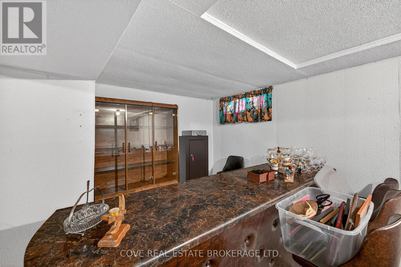 999 Willow Drive, London South (South Y), Ontario  N6E 1P4 - Photo 23 - X12964502