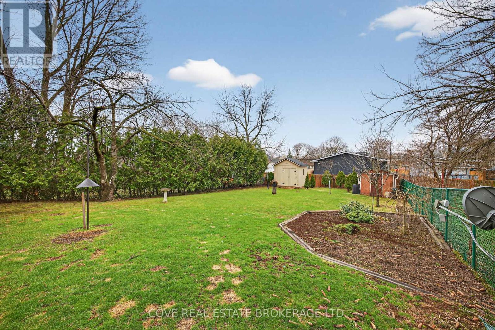 999 Willow Drive, London South (South Y), Ontario  N6E 1P4 - Photo 30 - X12964502