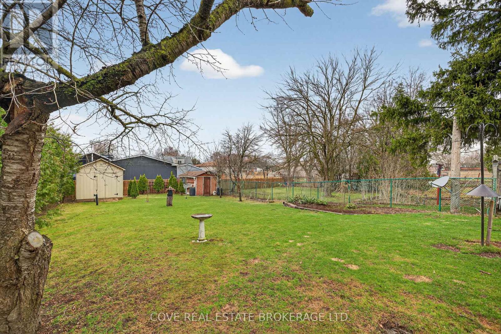 999 Willow Drive, London South (South Y), Ontario  N6E 1P4 - Photo 31 - X12964502