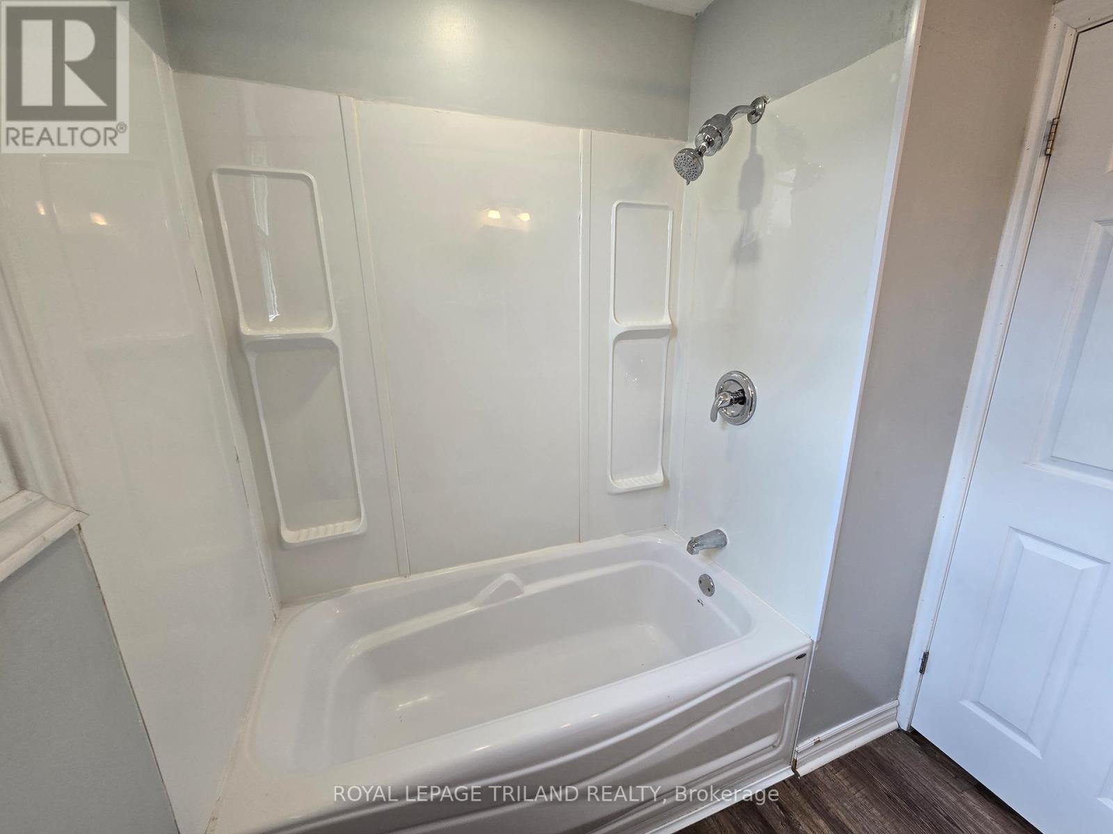 2 - 8 Beverley Street, St. Thomas, Ontario  N5P 1S6 - Photo 12 - X12964586