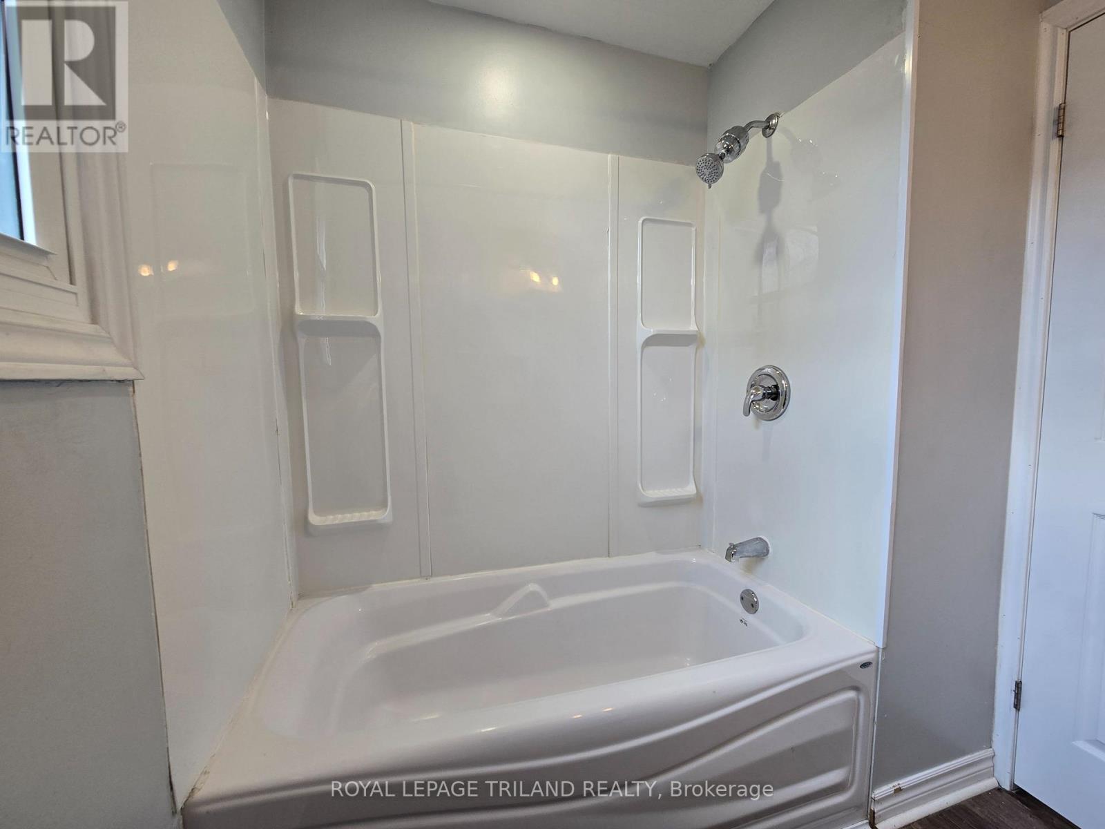 2 - 8 Beverley Street, St. Thomas, Ontario  N5P 1S6 - Photo 13 - X12964586