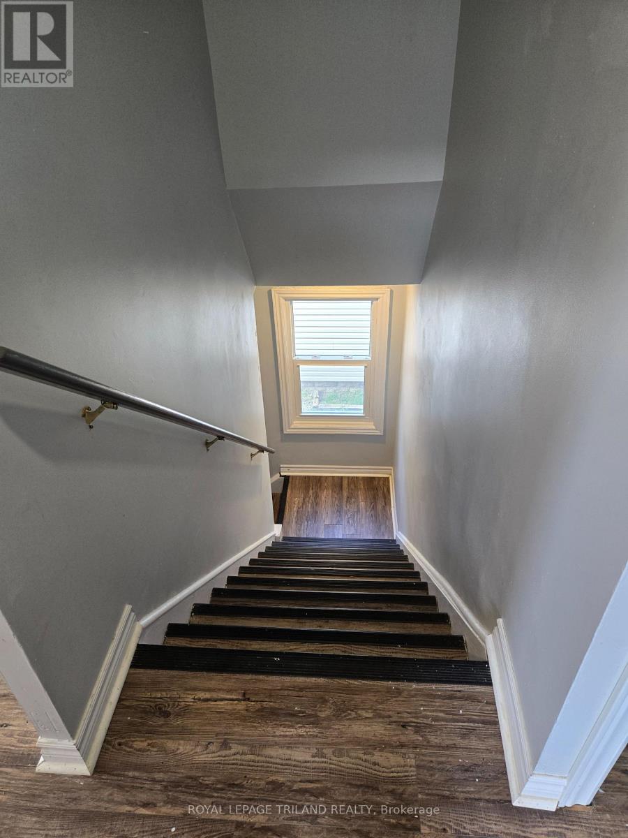 2 - 8 Beverley Street, St. Thomas, Ontario  N5P 1S6 - Photo 14 - X12964586