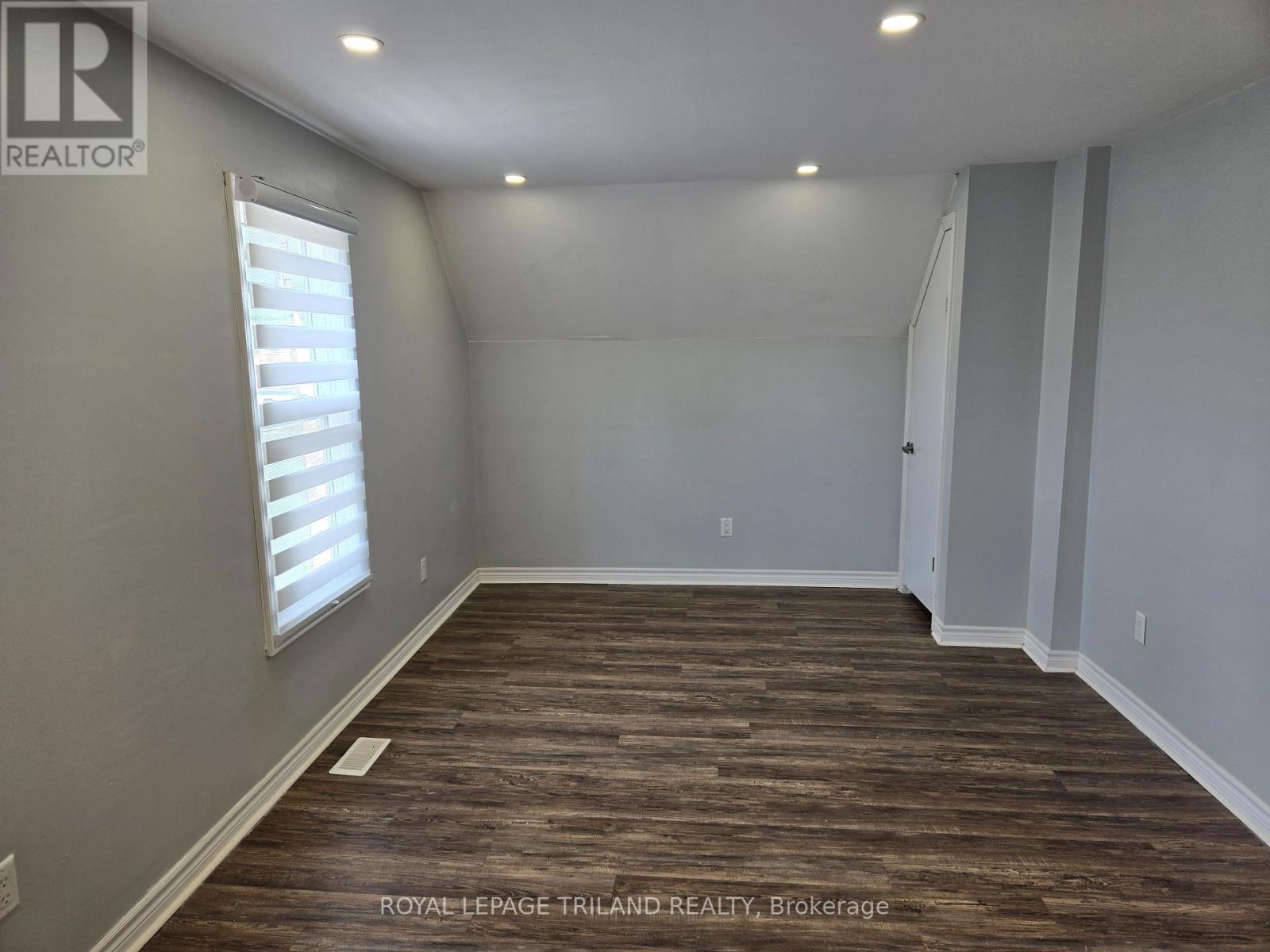 2 - 8 Beverley Street, St. Thomas, Ontario  N5P 1S6 - Photo 2 - X12964586