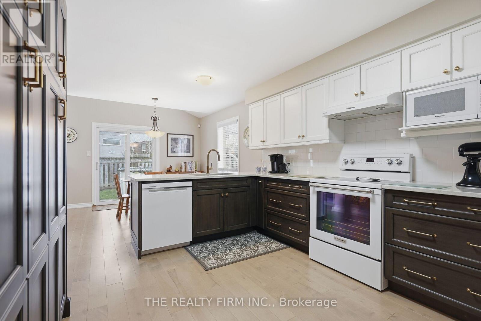 1102 Pleasantview Drive, London North, Ontario  N5X 4K3 - Photo 10 - X12964704