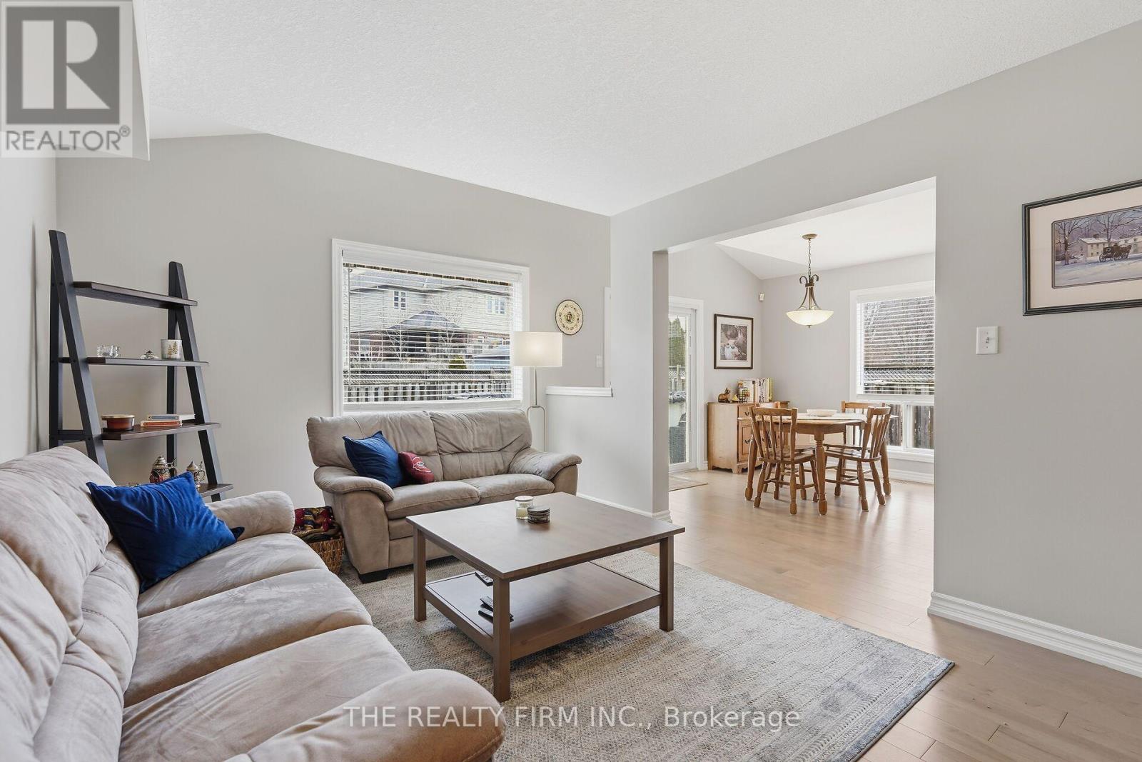 1102 Pleasantview Drive, London North, Ontario  N5X 4K3 - Photo 18 - X12964704