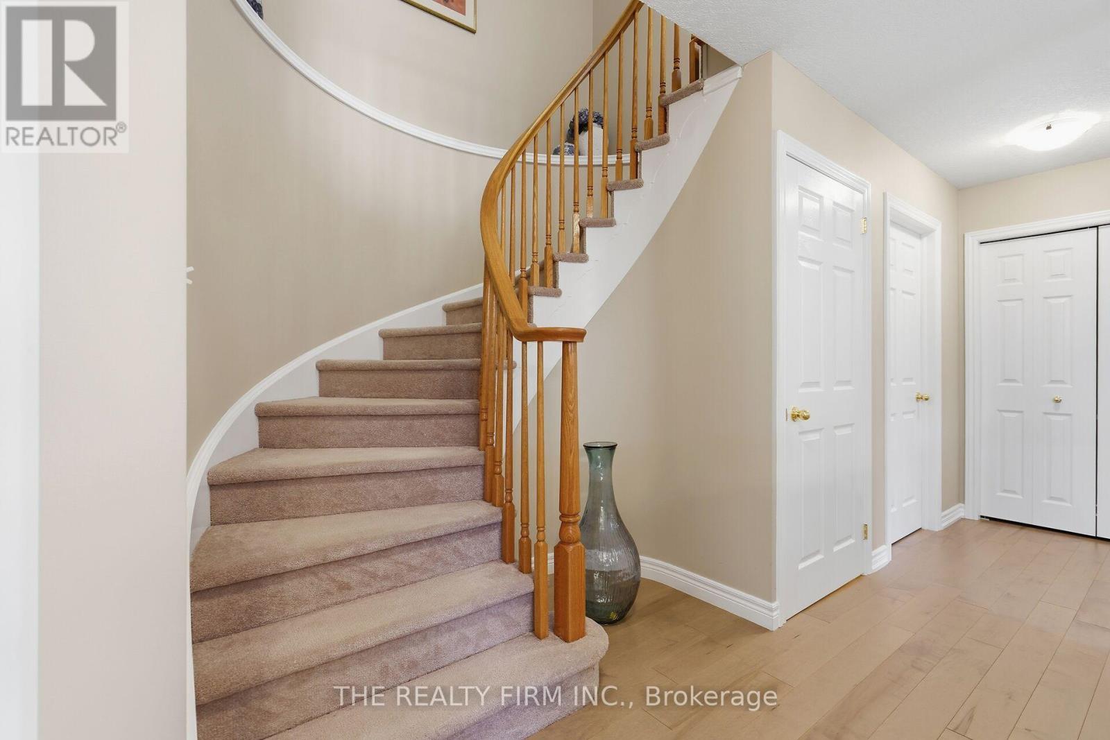 1102 Pleasantview Drive, London North, Ontario  N5X 4K3 - Photo 21 - X12964704