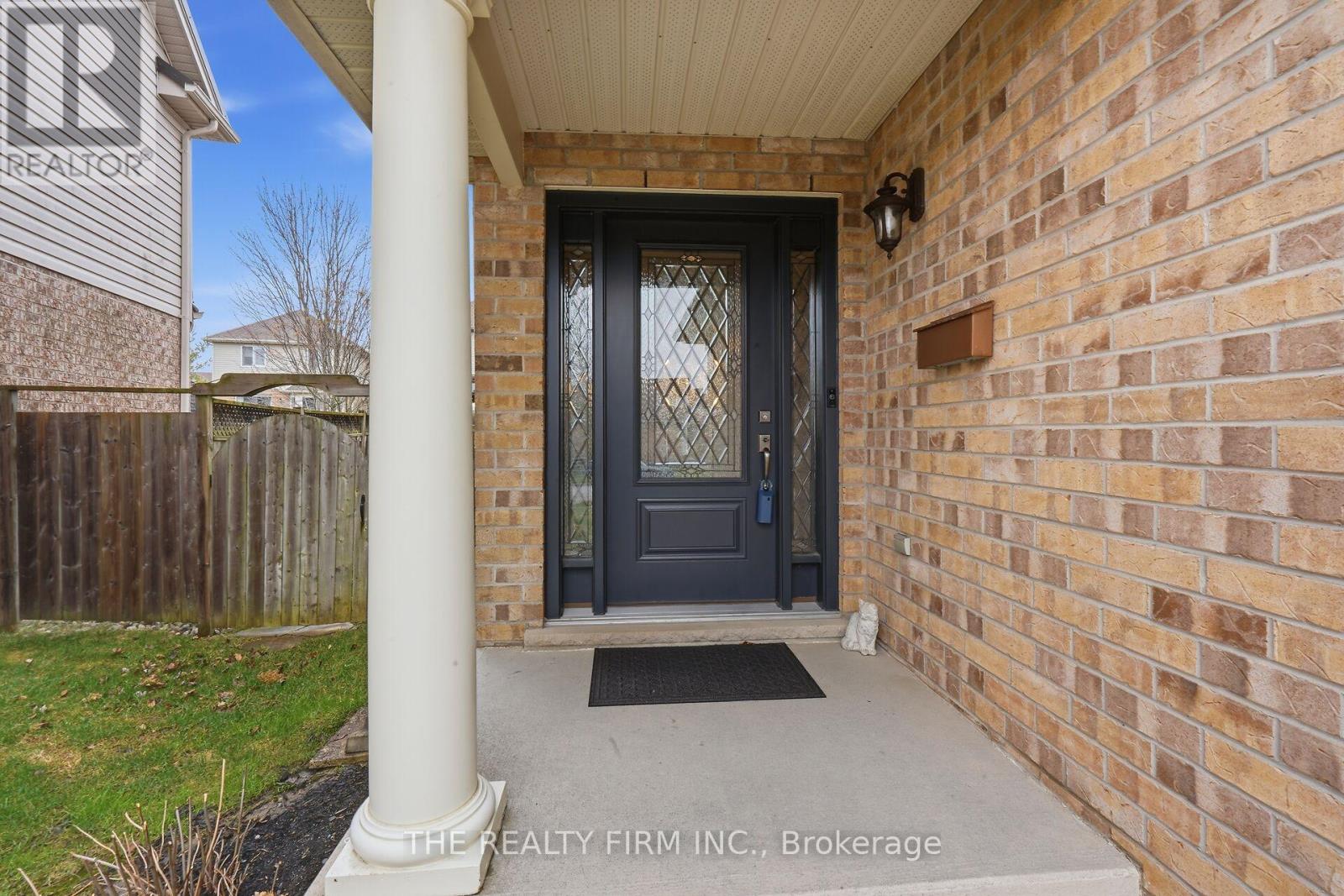 1102 Pleasantview Drive, London North, Ontario  N5X 4K3 - Photo 3 - X12964704