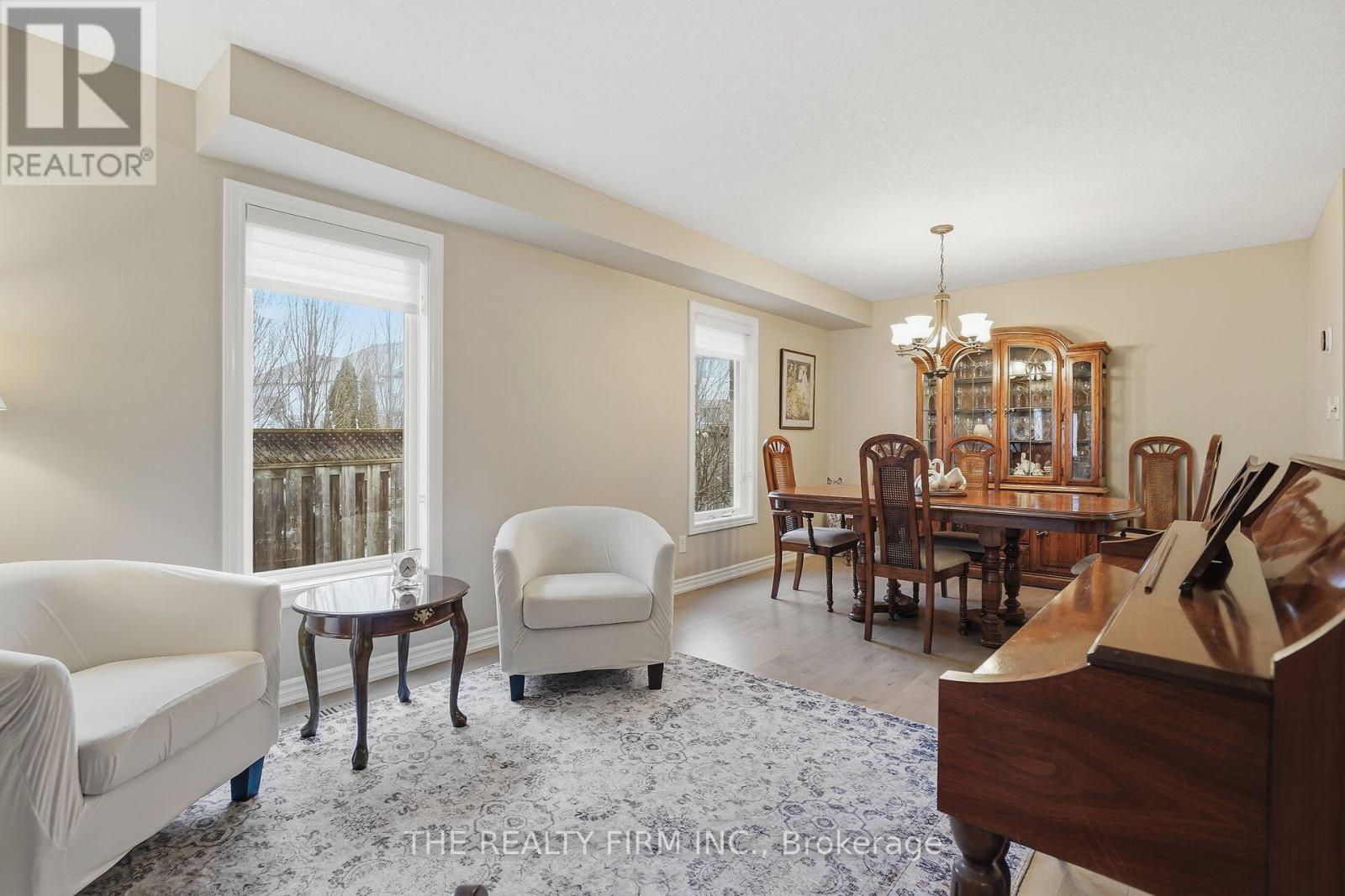 1102 Pleasantview Drive, London North, Ontario  N5X 4K3 - Photo 7 - X12964704