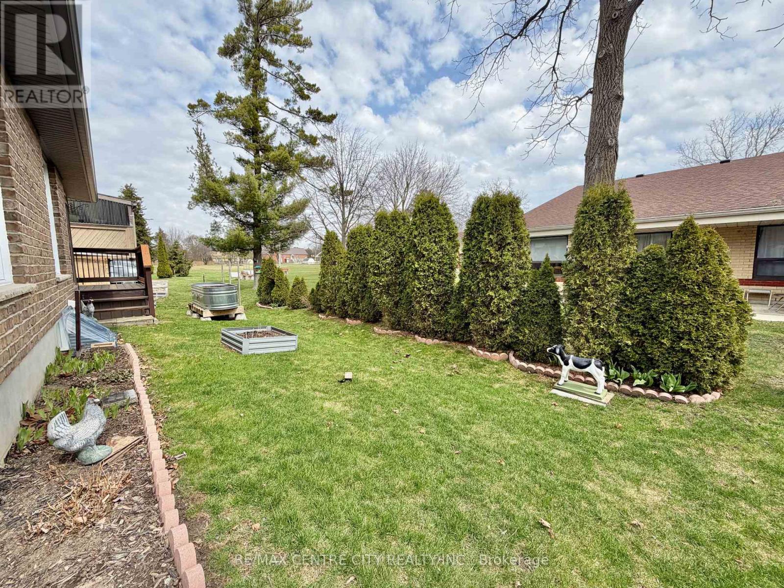 15 Holland Avenue, Aylmer, Ontario  N5H 3J2 - Photo 11 - X12964714