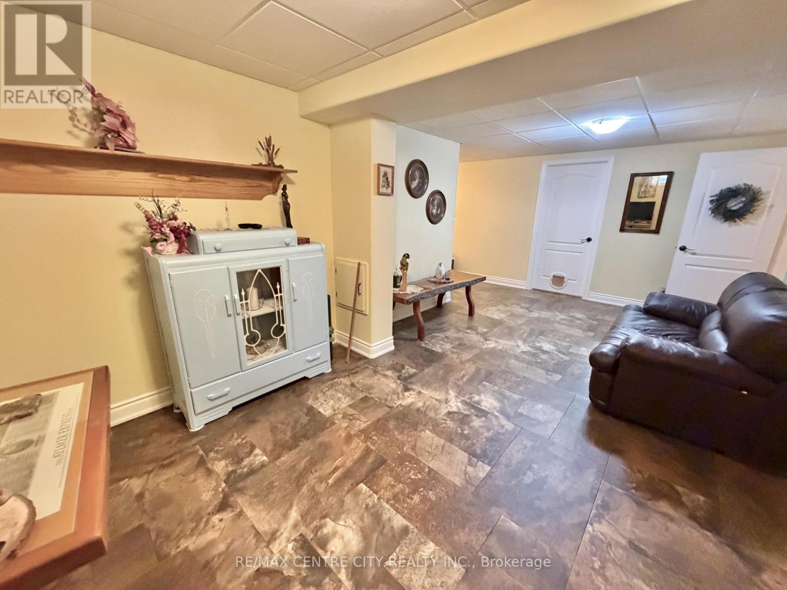 15 Holland Avenue, Aylmer, Ontario  N5H 3J2 - Photo 38 - X12964714