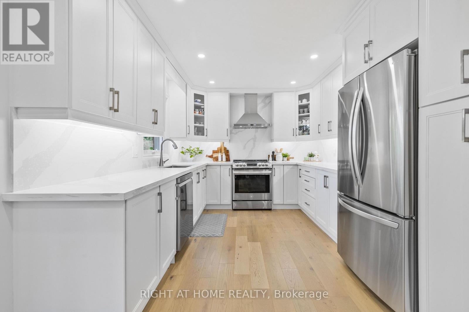 23 Riverview Boulevard, St. Catharines, Ontario  L2T 3L5 - Photo 7 - X12963958