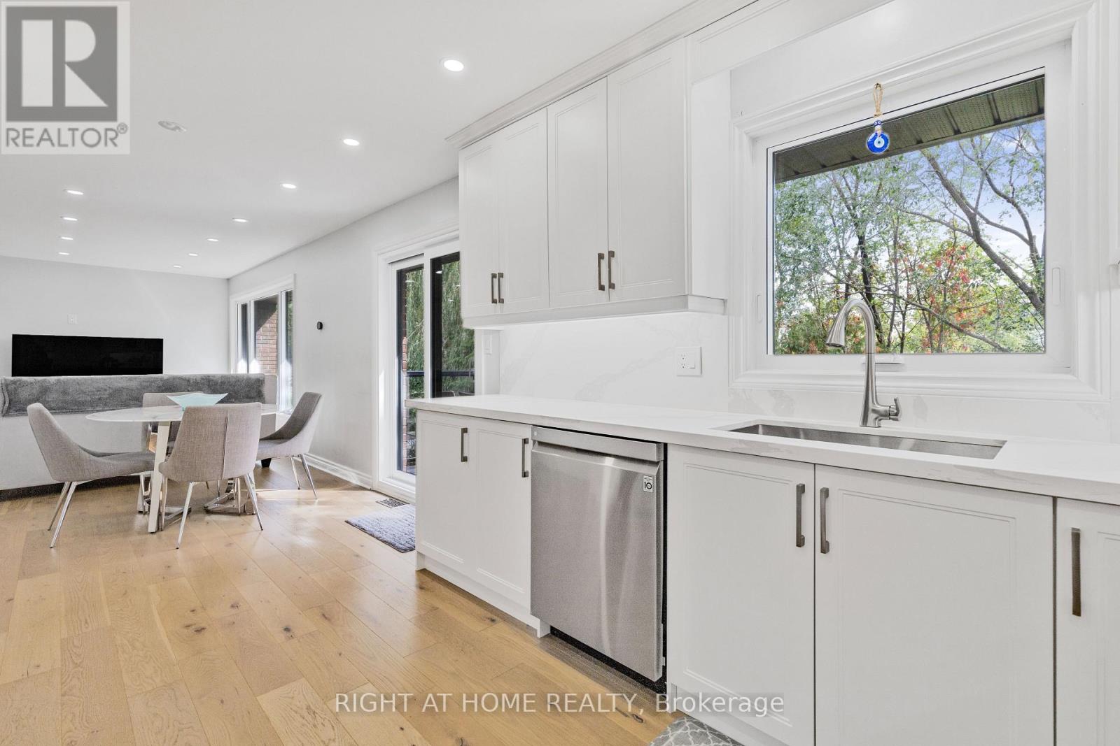 23 Riverview Boulevard, St. Catharines, Ontario  L2T 3L5 - Photo 8 - X12963958