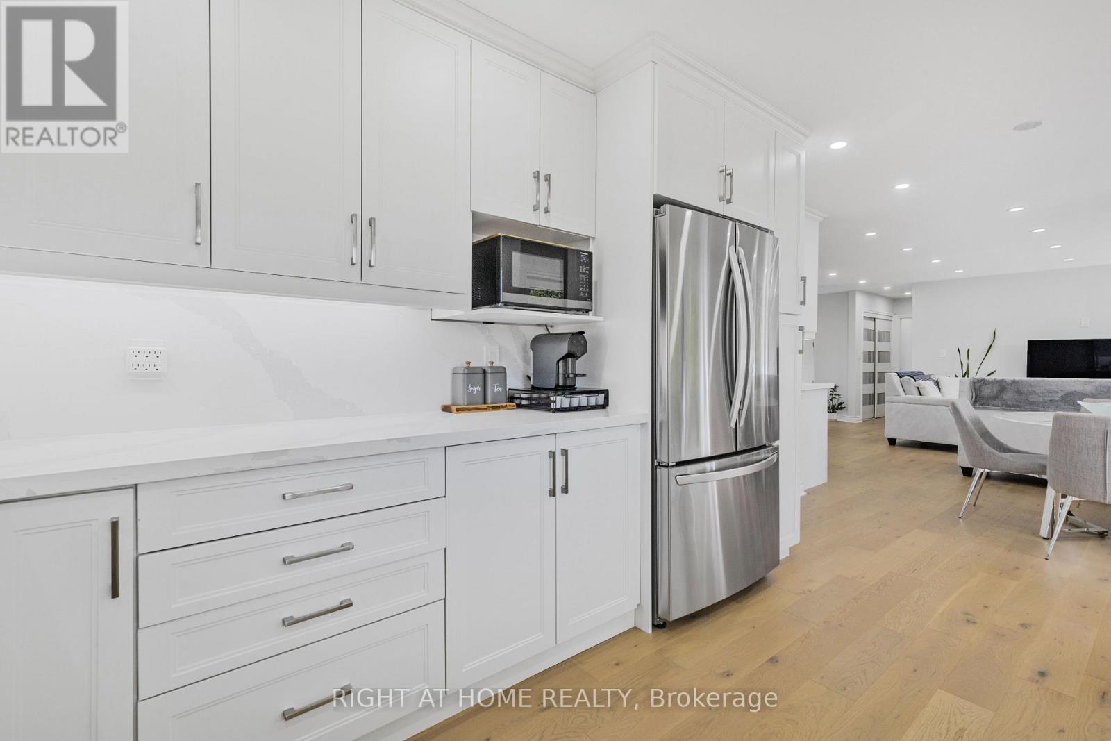 23 Riverview Boulevard, St. Catharines, Ontario  L2T 3L5 - Photo 9 - X12963958