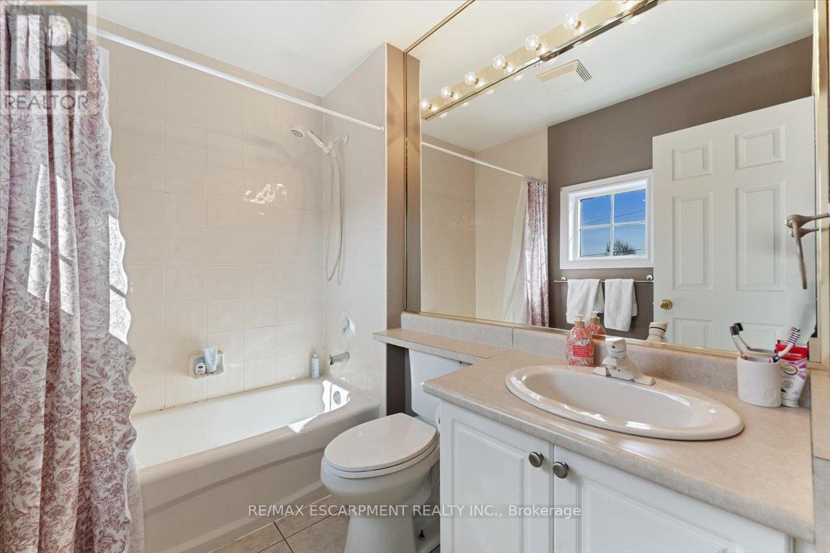 6 - 100 Beddoe Drive, Hamilton, Ontario L8P 4Z2 - Photo 19 - X12964034