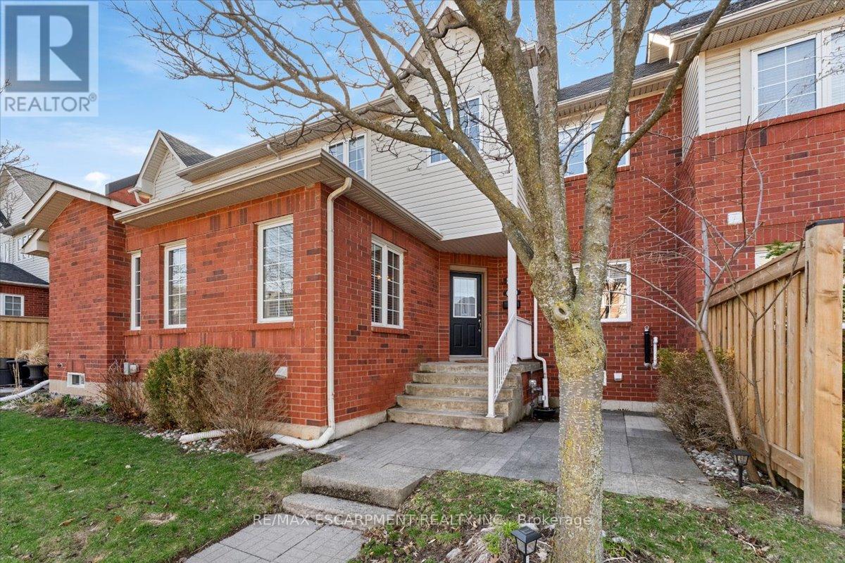 6 - 100 Beddoe Drive, Hamilton, Ontario L8P 4Z2 - Photo 2 - X12964034